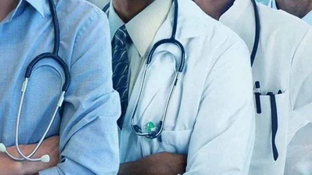 71 Federal Hospitals to Pay Allied Health Workers N50,000 Annual Ward Coat Allowance!
