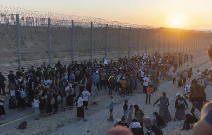 Thousands of Israelis Rally Near Gaza Border, Renew Calls for Re-establishment of Israeli Settlements!
