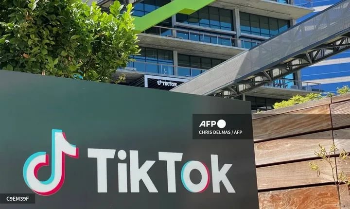 TikTok app on a smartphone as Alabama introduces new teen safety restrictions.