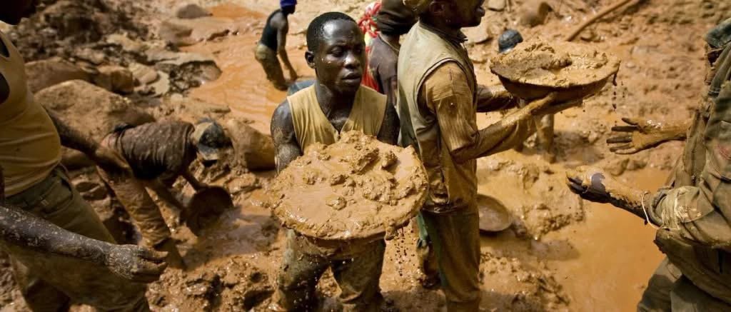 Nigerian schoolchildren attending a classroom as concerns grow over child labour and artisanal mining in Niger State.