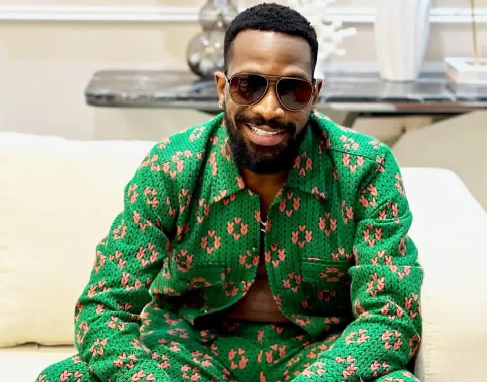 D’Banj’s three branded Sienna buses donated to Osun politician Pelumi Olajengbesi for his 2027 campaign.