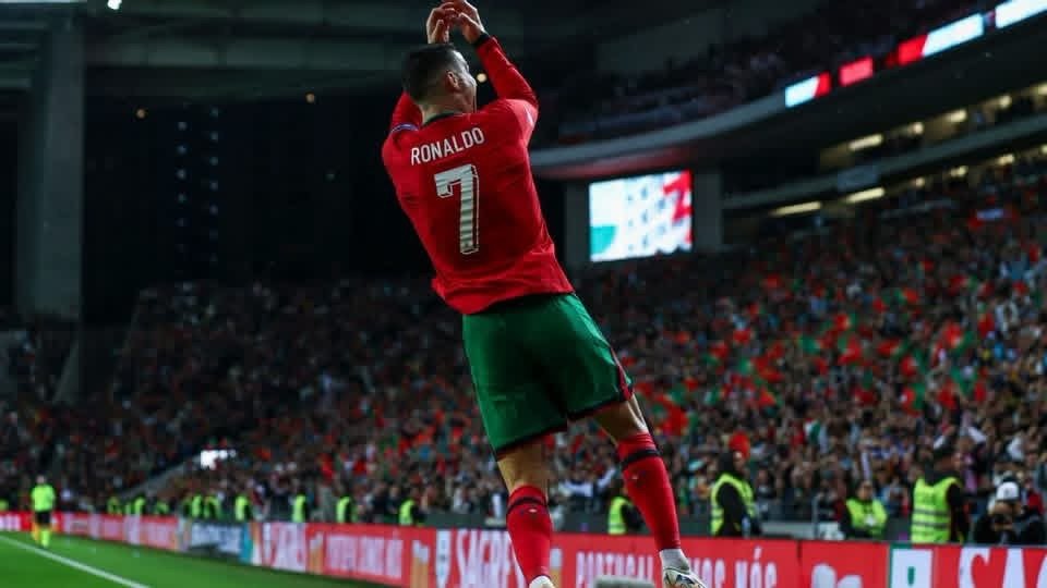Cristiano Ronaldo in Portugal’s national team kit as the Portuguese Football Federation investigates his departure from the team’s training camp and imposes a provisional suspension.