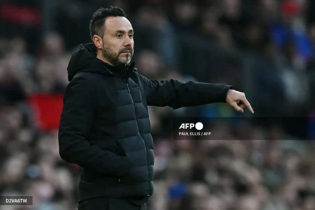 Tottenham Hotspur manager Roberto De Zerbi during the Premier League match against Manchester United, in which Rodrigo Bentancur was sent off and Dominic Solanke scored a late equaliser.