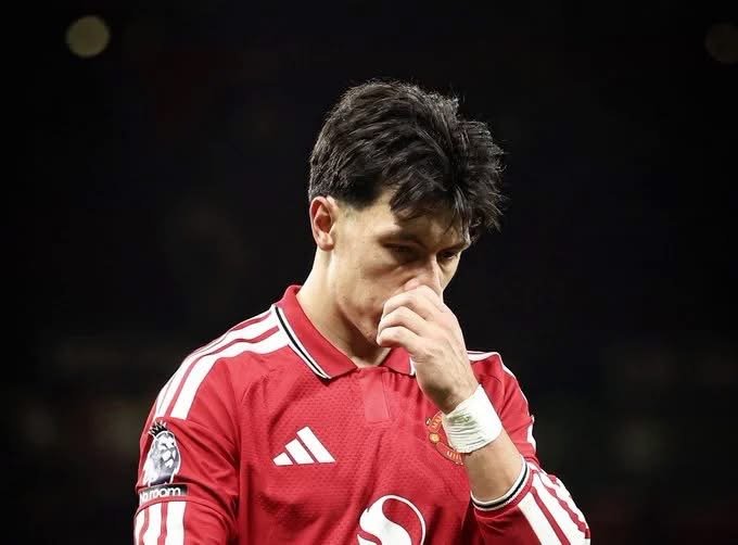 Roy Keane discusses Manchester United’s leadership and Lisandro Martínez’s criticism of the club’s recruitment strategy.