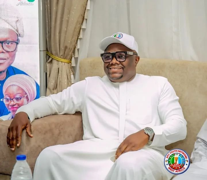 City Boy Movement members urging Nigerian youths to promote national development and reject electoral violence.