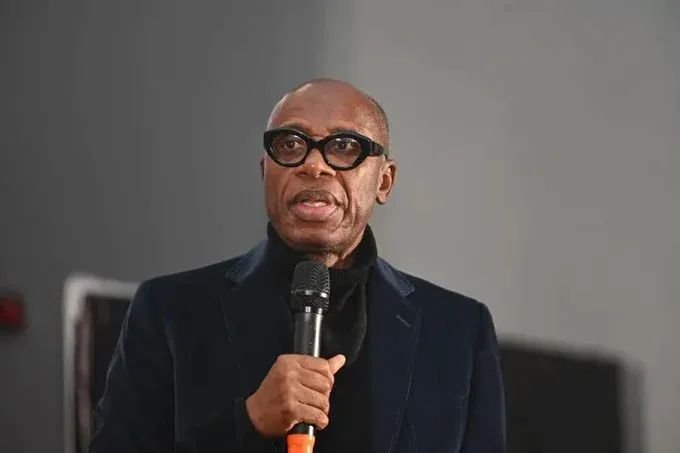 Rotimi Amaechi speaking at an ADC town hall meeting in Edo State amid criticism from the Presidency and Edo APC over his remarks on Tinubu’s 2027 re-election bid.